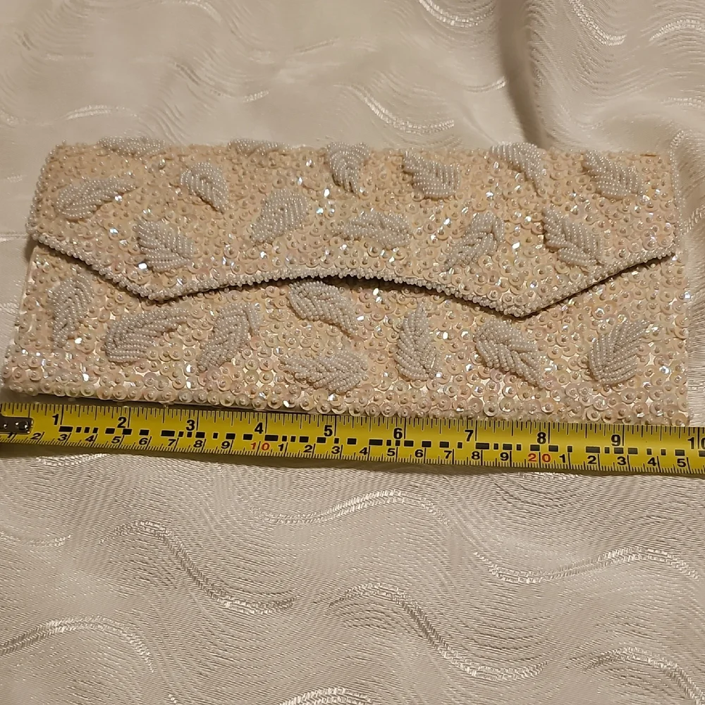 Chic Sequined Cream Clutch